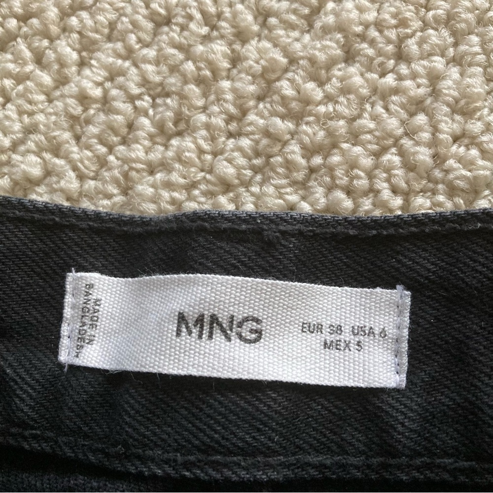 MNG Black Denim High Rise Jean Shorts Women’s Size 6 Bottoms Dark Wash Like New - Picture 2 of 10